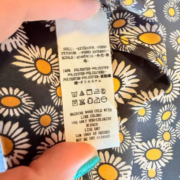 Free People Phoebe Satin Mini Skirt with Daisy Floral Pattern on Black size 8 - Picture 5 of 7